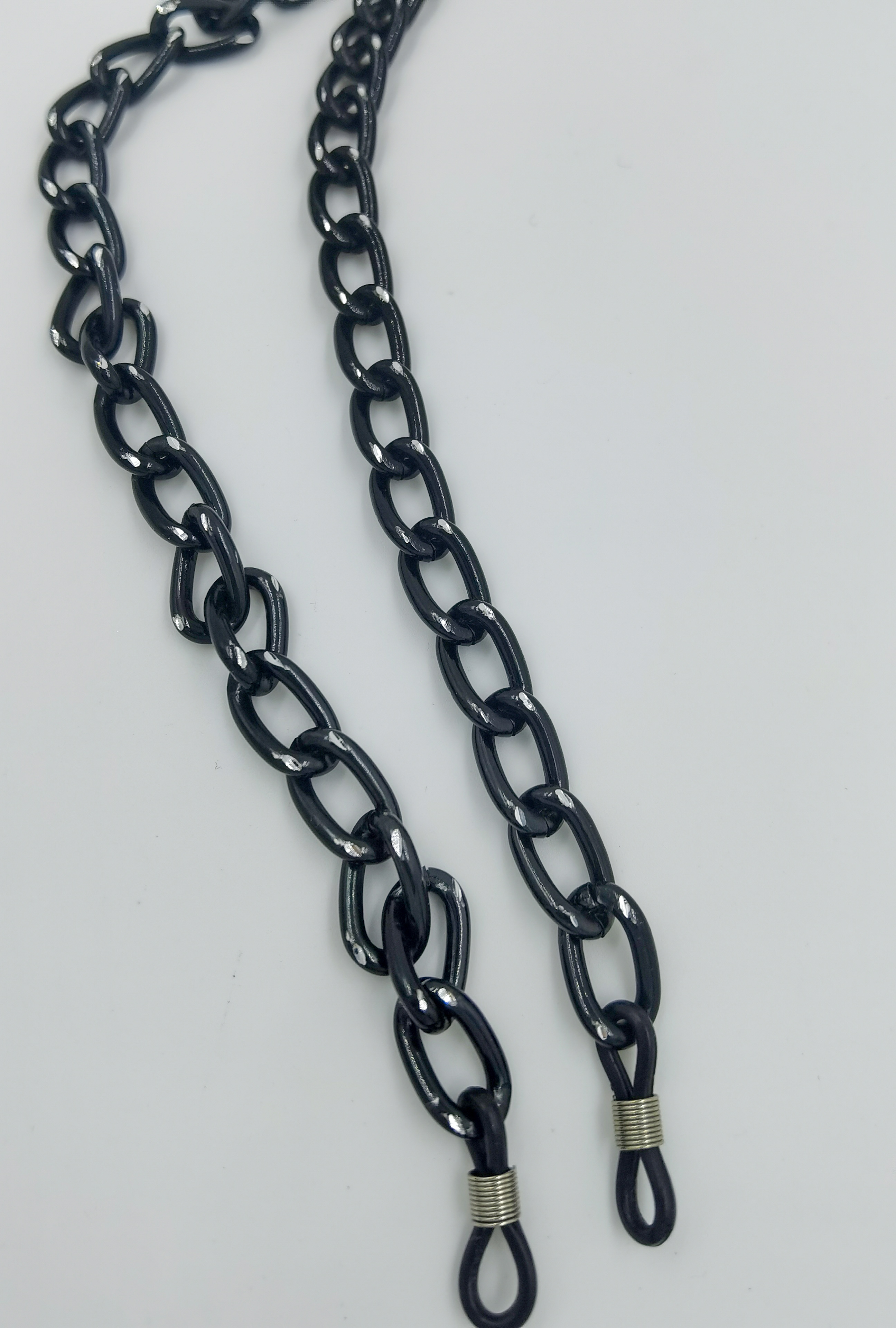 Metallic chain with glampsy drops 